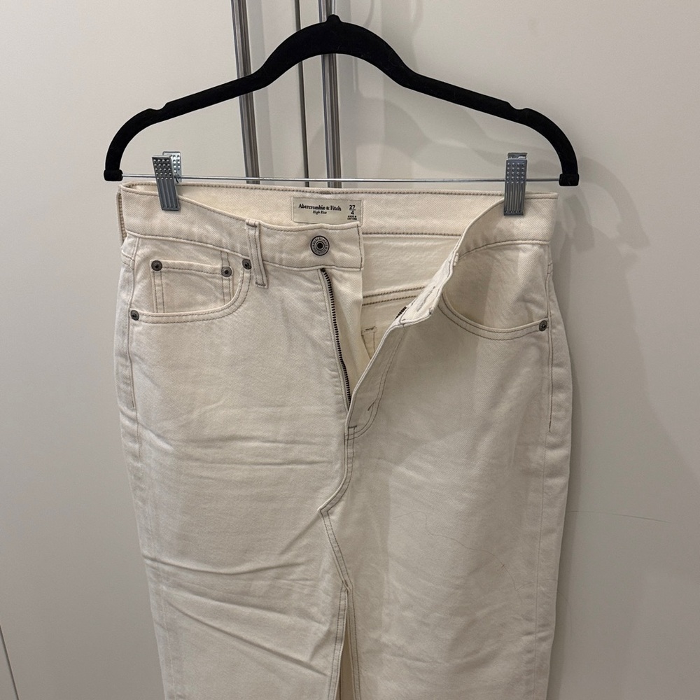 Abercrombie & Fitch Off-White High Rise Jeans